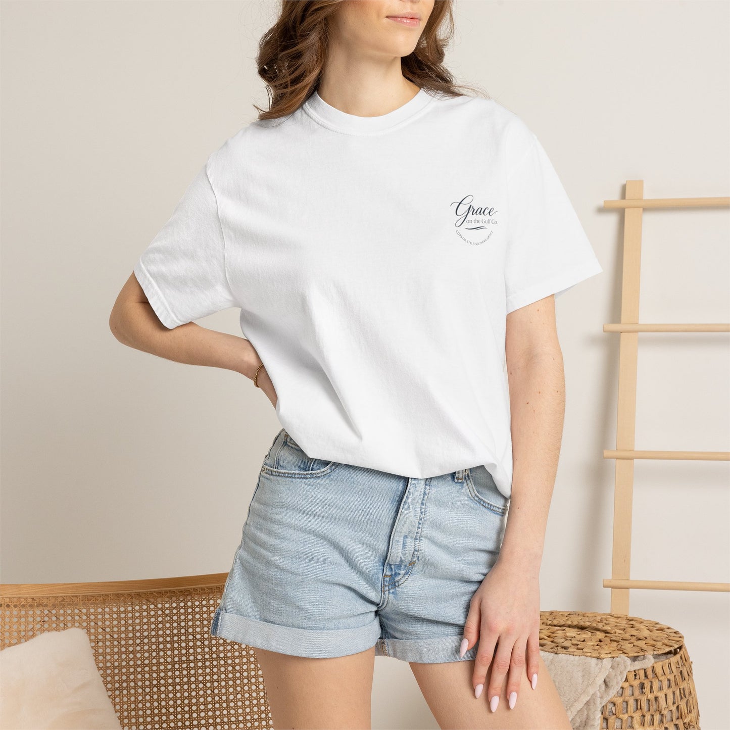 Great Friends Vintage Circle Graphic T-Shirt — "Great Friends: Tight Lines and Good Times"